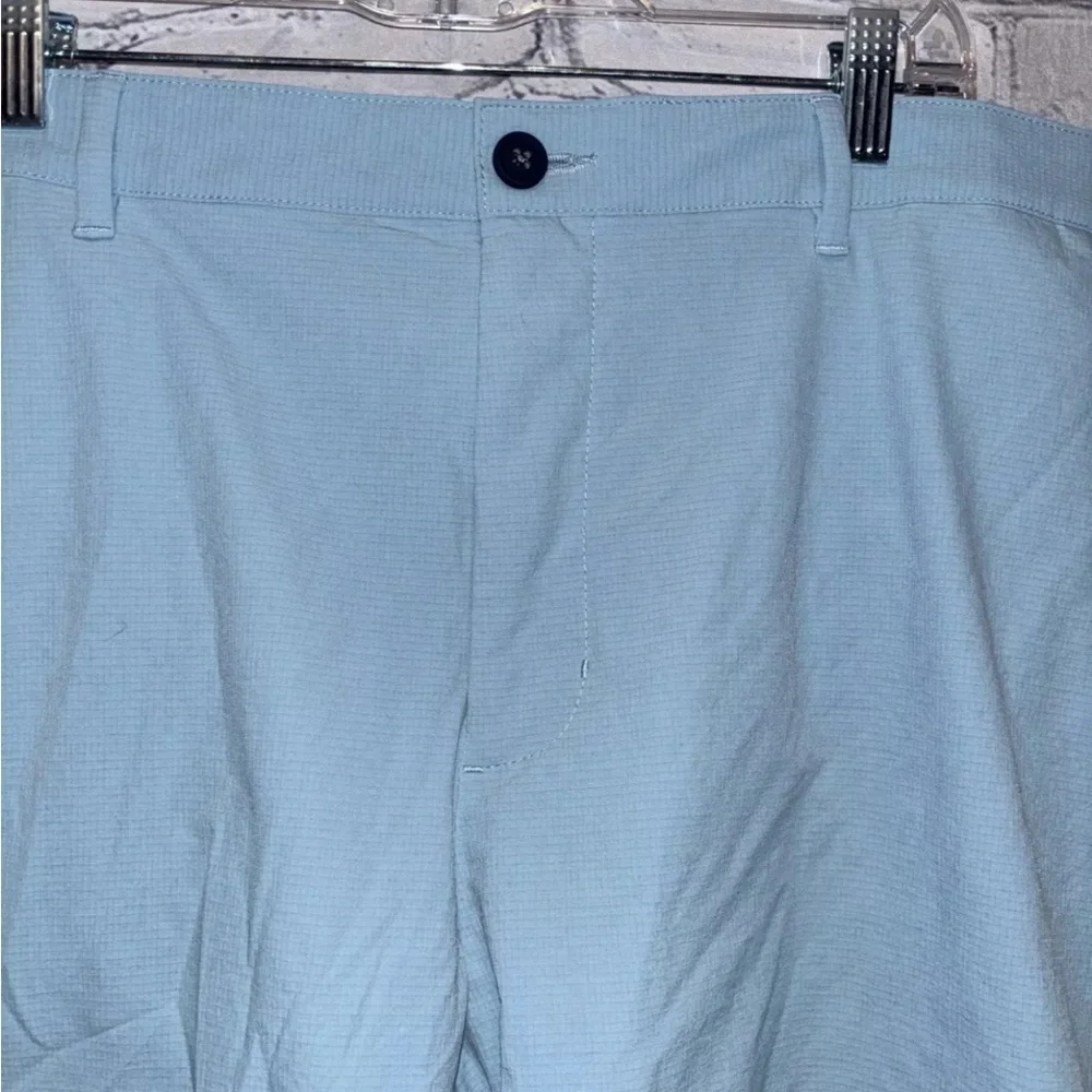 Tommy Bahama Shorts  Size 42 Teal Mint Green Golf Chino Stretch Nylon Polyester